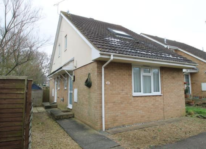 Image 1 before text for page “A fast sale of an empty bungalow”
