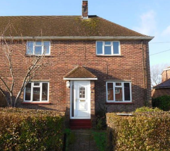 Image 1 before text for page “Quick sale of a semi-detached house and a cash advance”