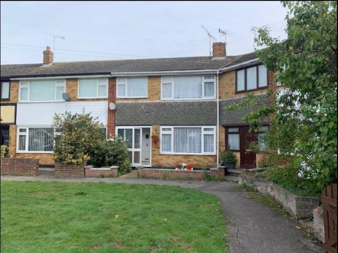 Image 1 before text for page “Michaels Road, Canvey Island, Essex”