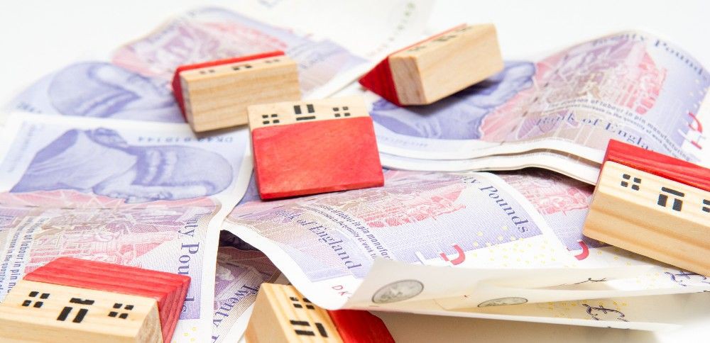 Image 1 before text for page “Cash property offers? On a par with estate agency outcomes”