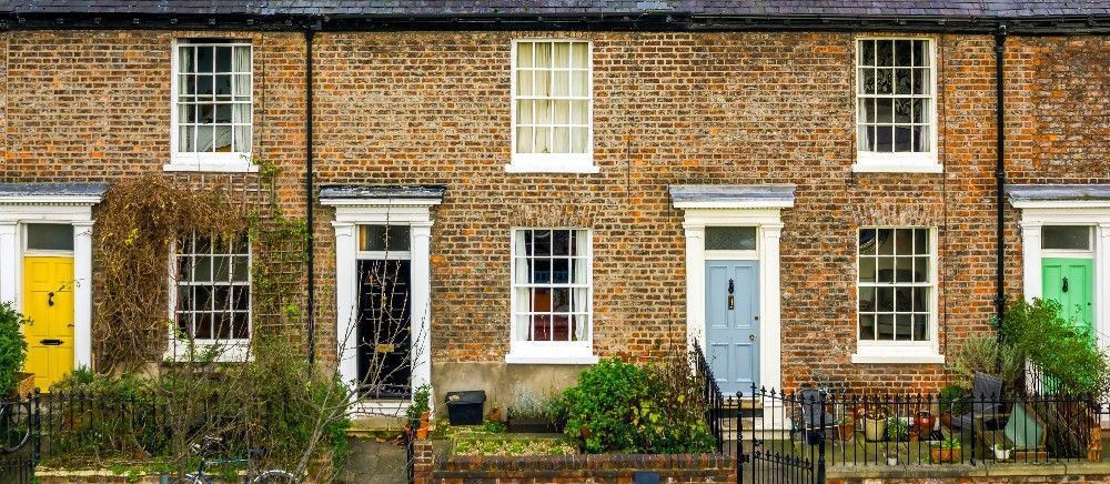 Image 1 before text for page “Property repossessions are on the rise”