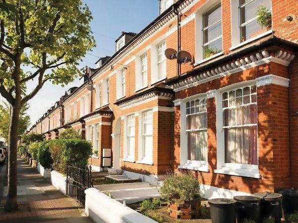 The great lease debate: sell, extend or hold out for reforms?