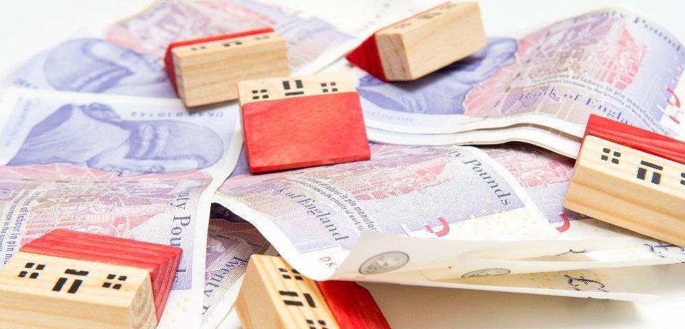 Image 1 before text for page “How much does it cost to move home in 2026?”